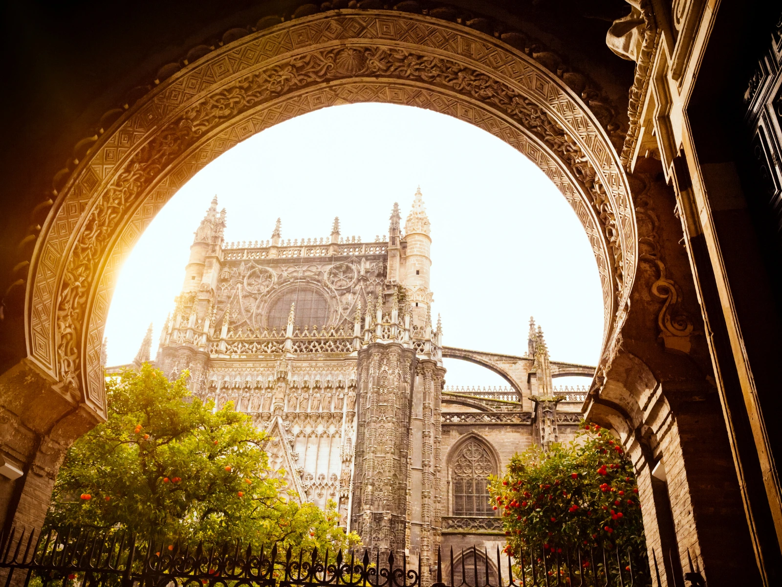 Cathedral, Giralda & Alcazar Entry With Guided Tour - Activity Seville