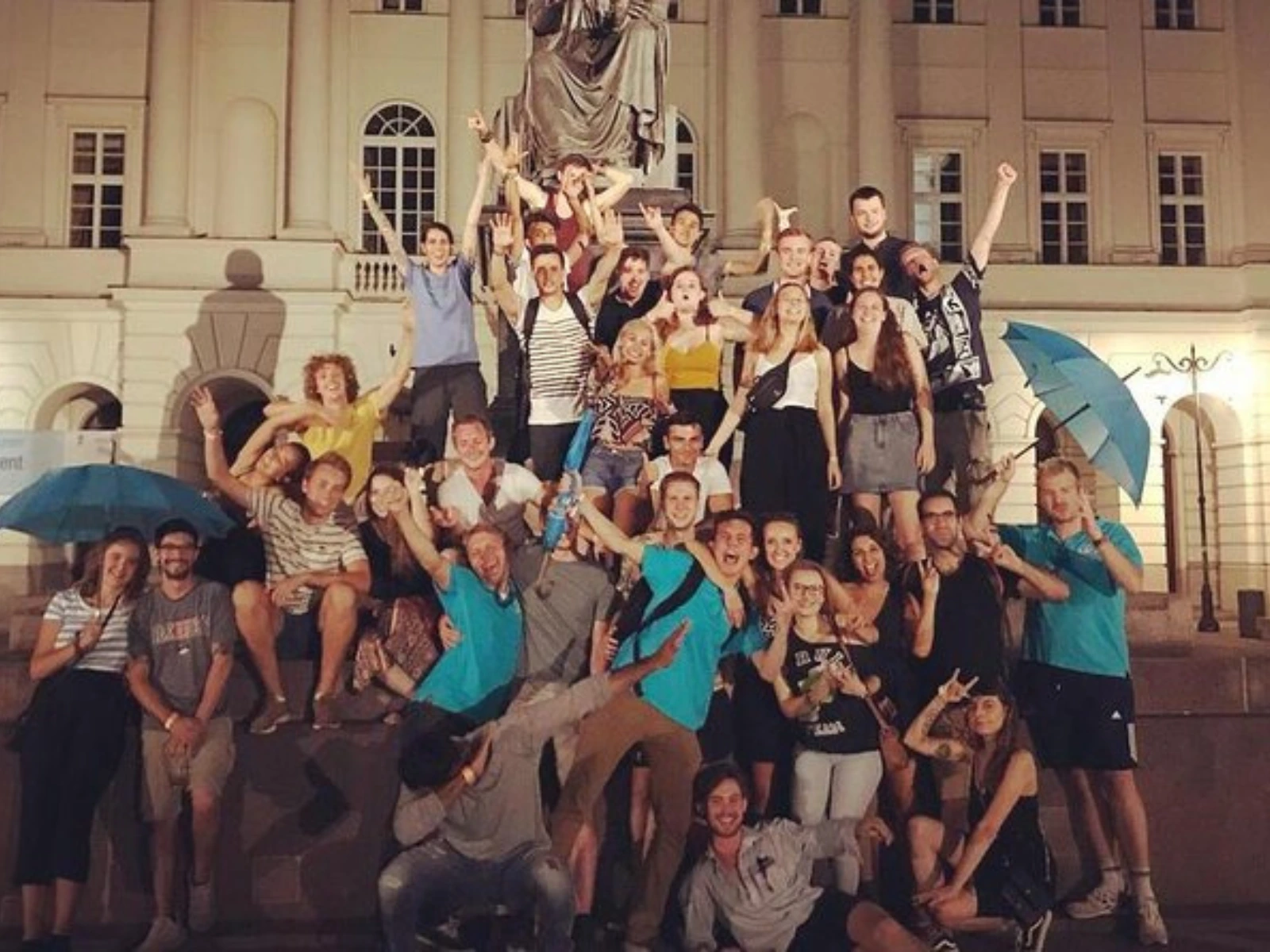 Pub Crawl with Free Drinks - warsaw activity