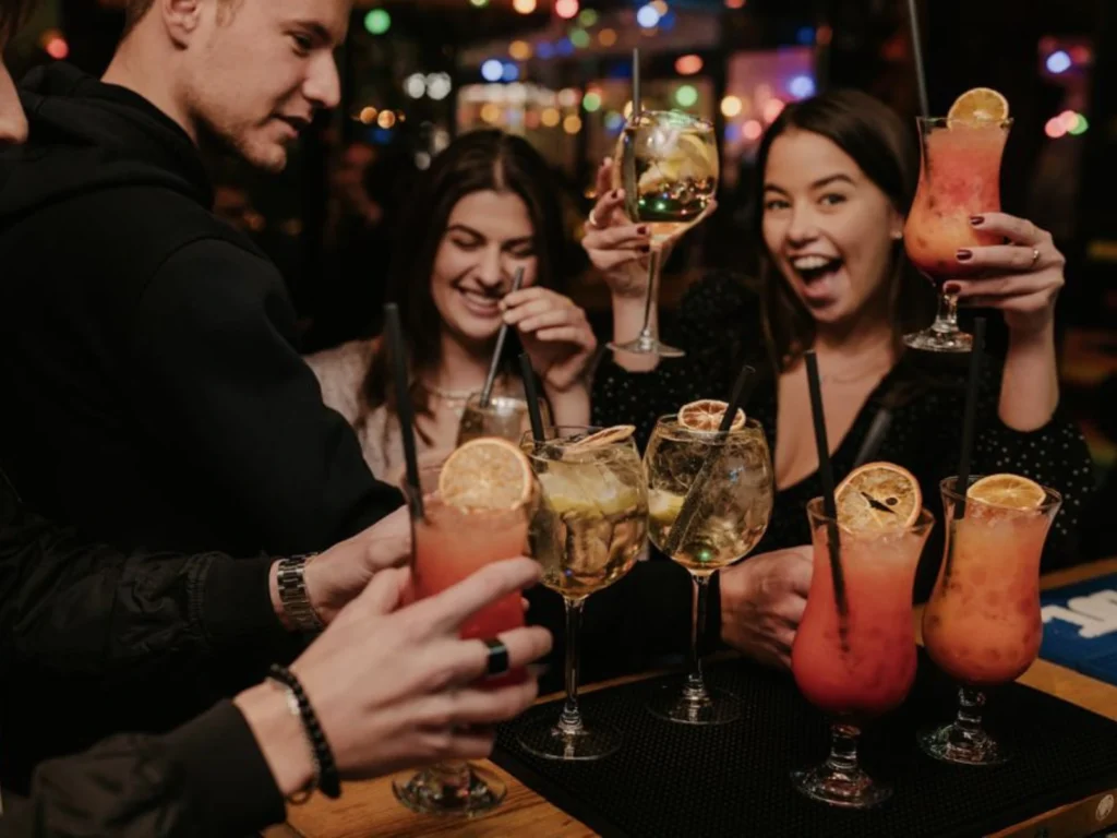 Bar Crawl - Budapest what to do