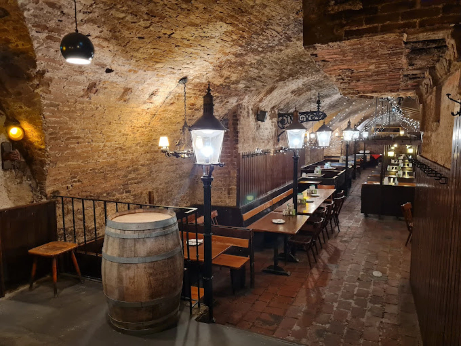 Zwölf Apostelkeller - Best restaurant Vienna