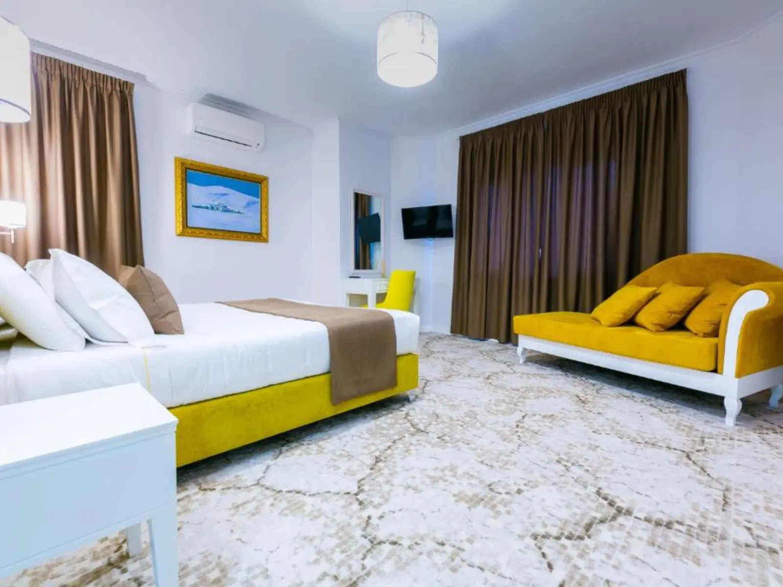 Art Hotel Tirana - Hotels Tirana