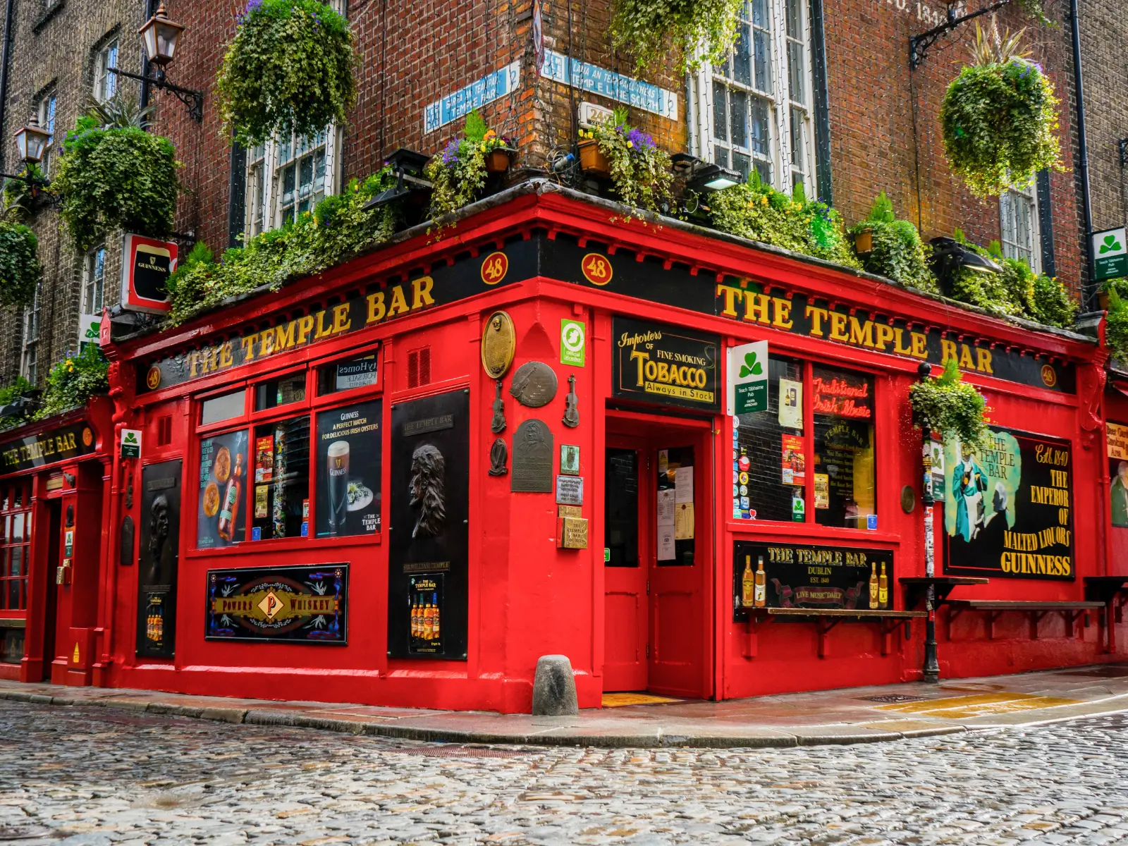 Temple Bar - Sights to see in Dublin