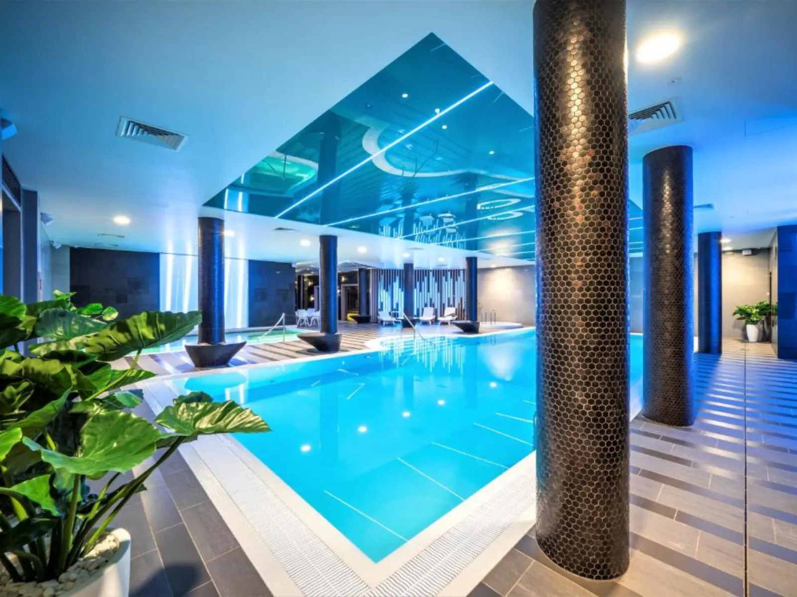 Wellton Riverside SPA Hotel - hotel Riga