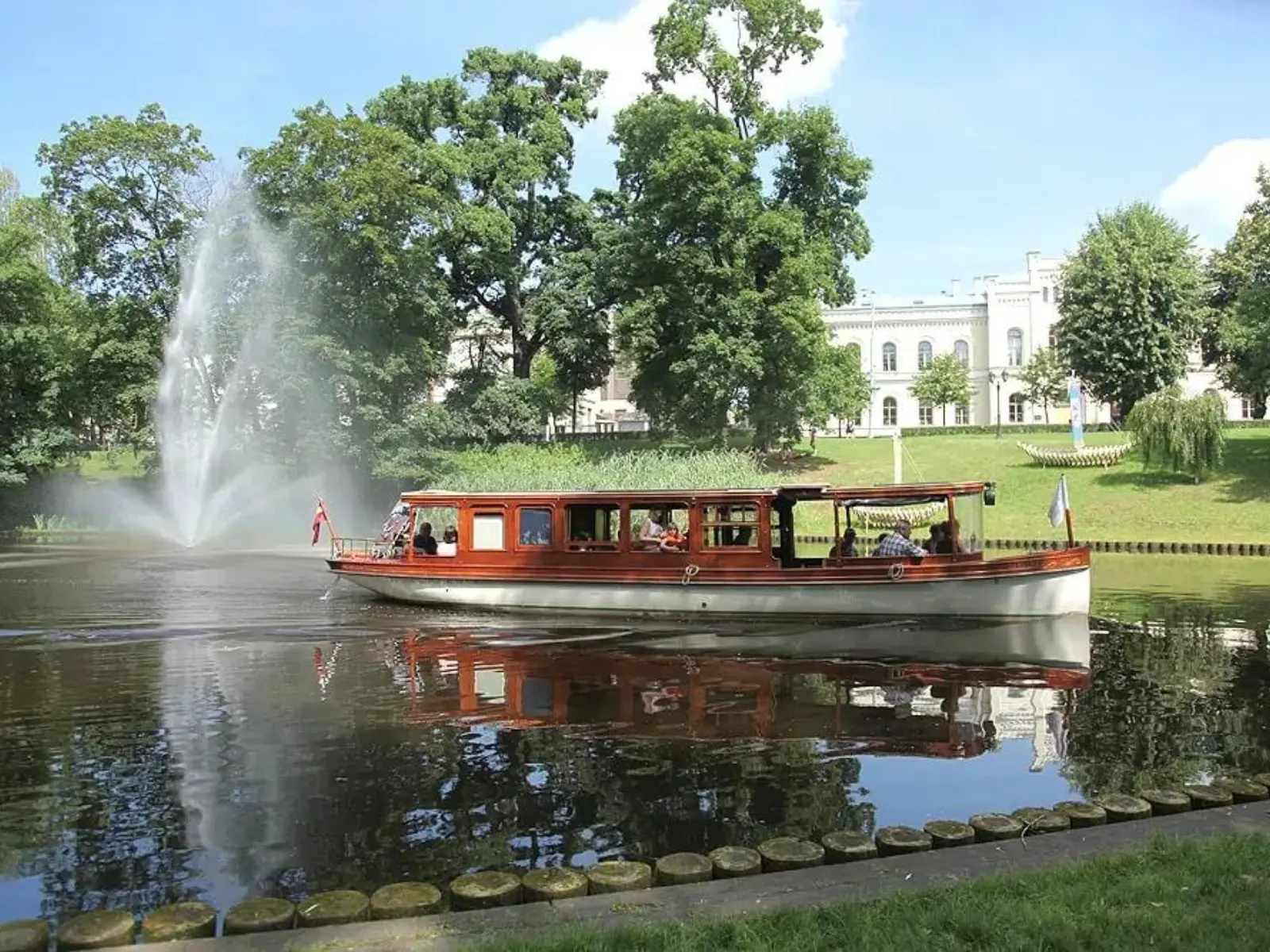 sightseeing Tour by Canal Boat - what to do in Riga