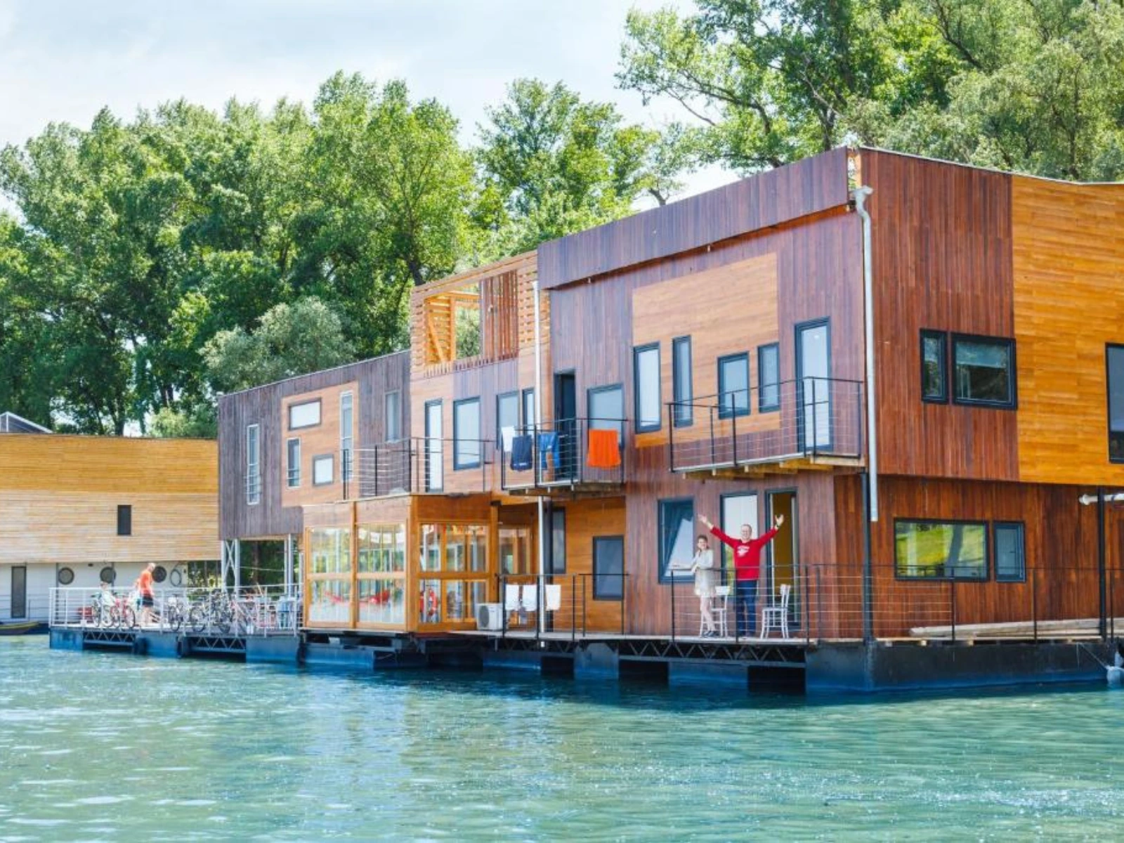 ArkaBarka 2- Floating Dream Rooms and Apartments - Hotels Belgrade, Serbia
