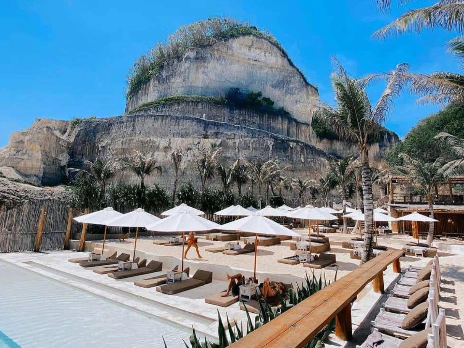 Palmilla Bali Beach Club - Uluwatu Beachclub