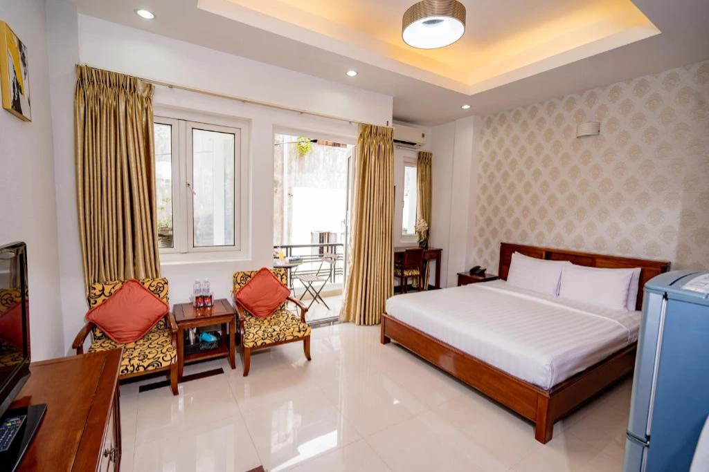 Ben Thanh Retreats Hotel ​ho chi minh hotel