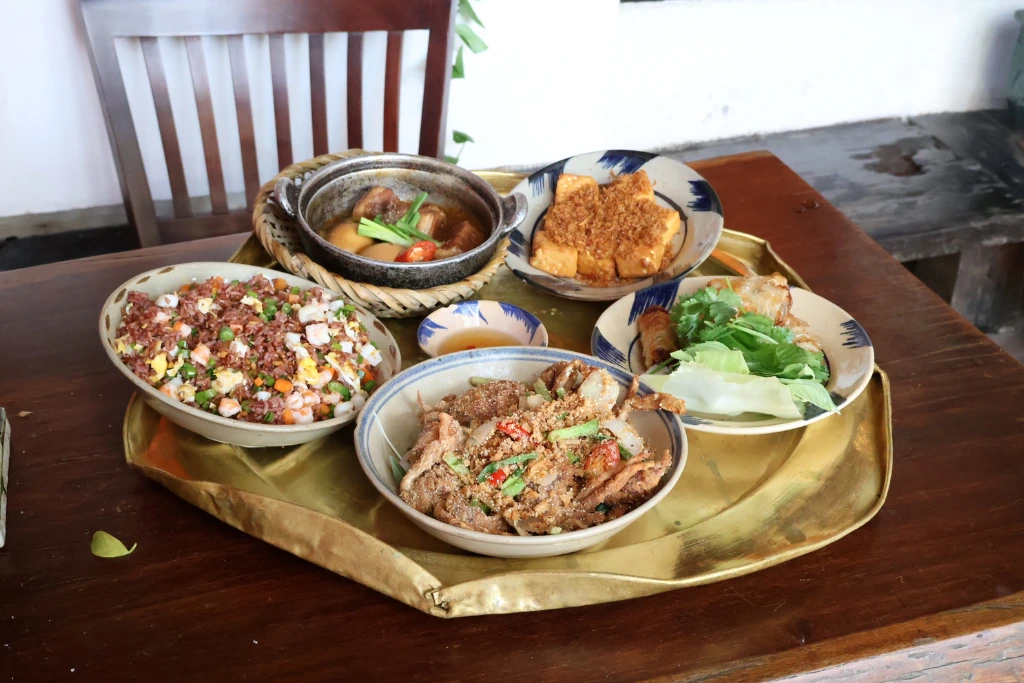 Cuc Gach Quan ho chi minh restaurants