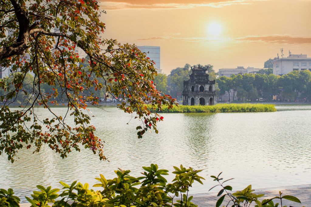 Hoan Kiem Lake & Ngoc Son Temple what to see in hanoi