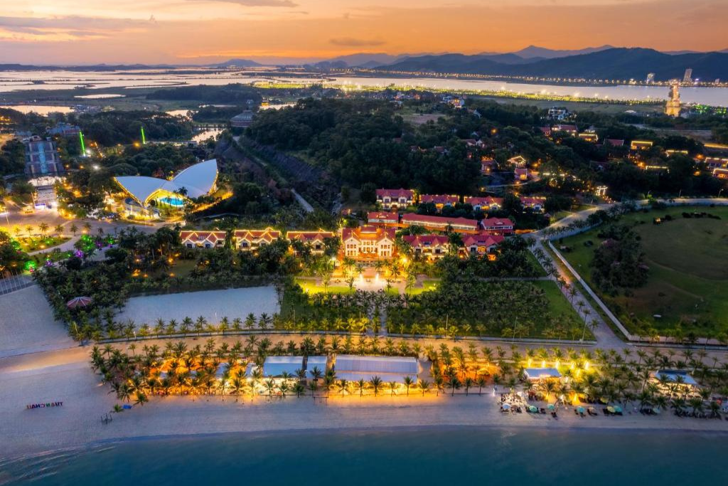 Tuan Chau Resort halong bay hotels
