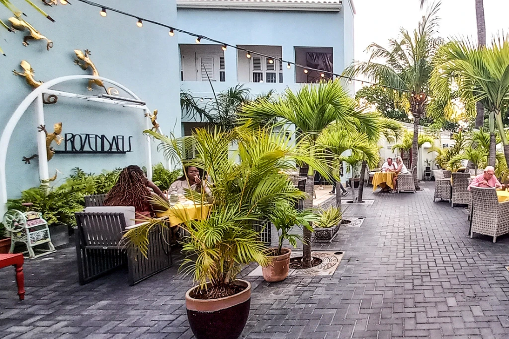 Rozendaels Best 10 Restaurants in Curaçao for an Unforgettable Meal
